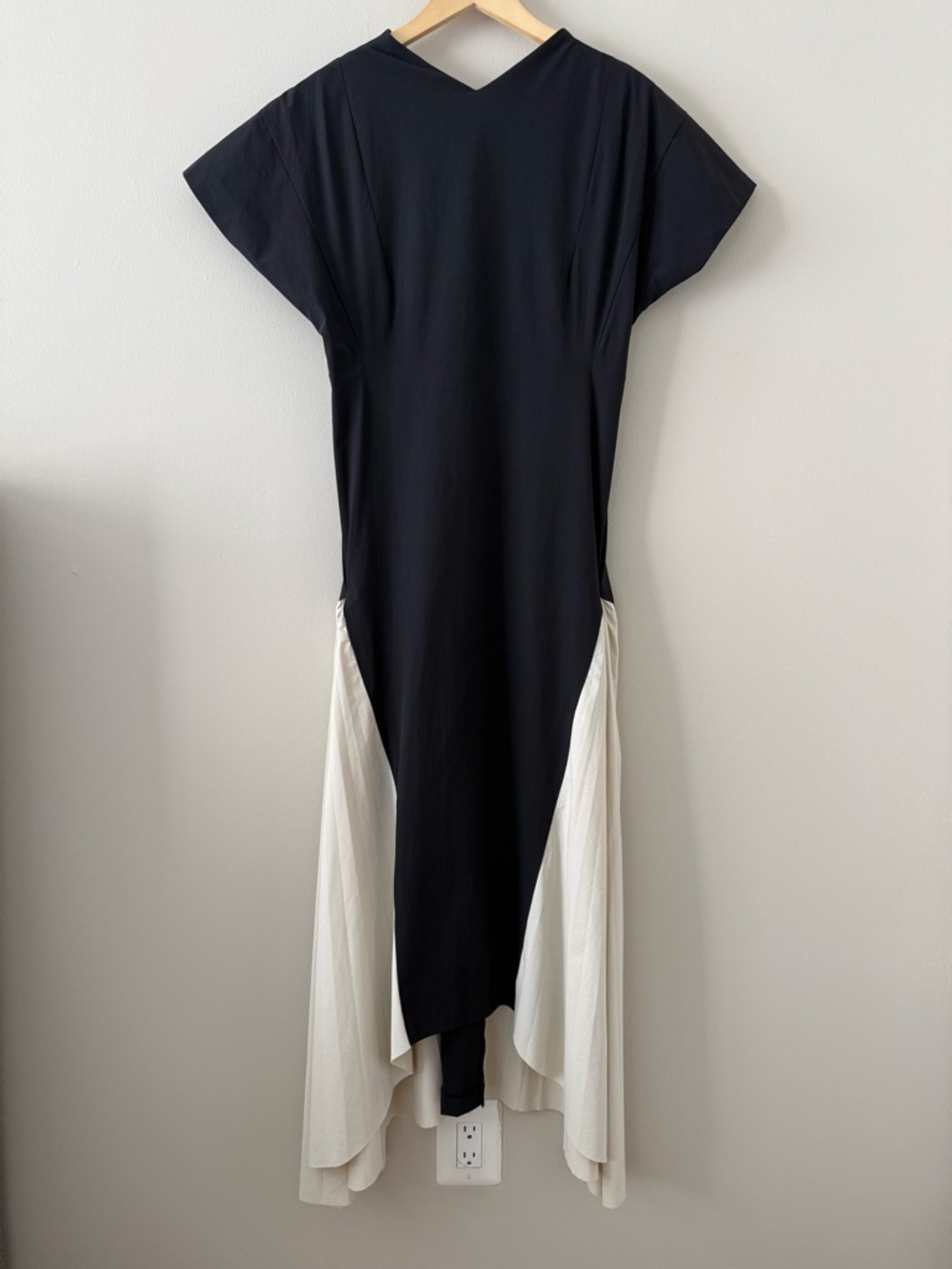 A.W.A.K.E. Mode - Sculptural Contrast Midi Dress - Black & Ivory - Picture 3 of 14